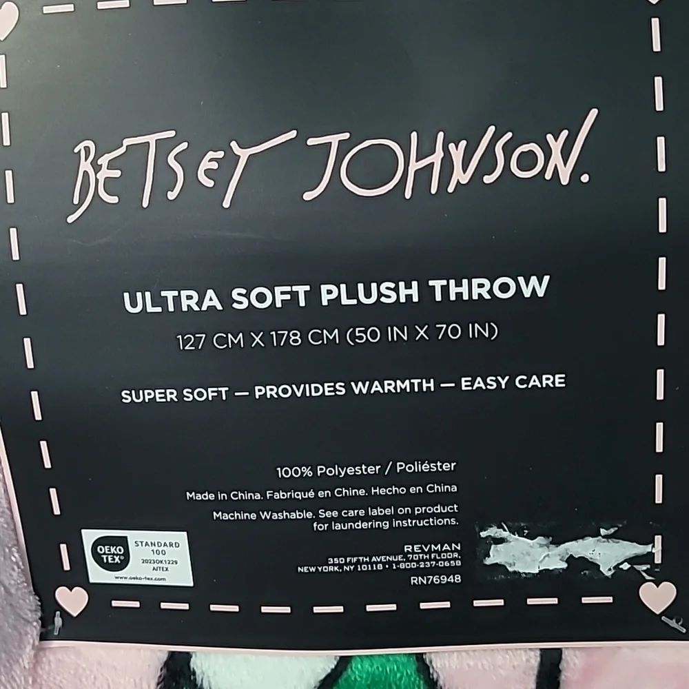🎄Betsey Johnson Christmas Plush Throw